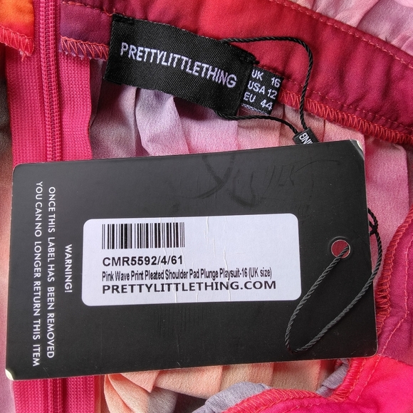 Pretty Little Things Pink Wave Print Pleated Shoulder Plunge Romper Size 12 NWT - Picture 9 of 9